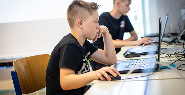 Lembergschule Unterricht am Laptop
